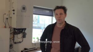 Thuisbatterij met 15 kWh vermogen en eigen omvormer voor zonnestroomopslag – Voordelen en uitdagingen in de winter